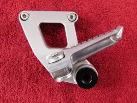 35011-1629-vz Kawasaki Left Rear Passenger Foot Peg Assy. Mint 93-04 Zx6 Zx600e Ninja 600 Zx6e Zzr600