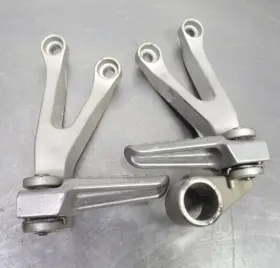 35011-1879-tx Kawasaki 98-02 Ninja Zx6r And 05-08 Zzr600 Rear Passenger Foot Peg Rest W Brackets