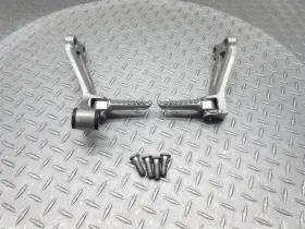 35063-0062-458 Kawasaki 2006 05-06 Zr750 Z750s Rear Foot Passenger Peg Rest Bracket Left Right