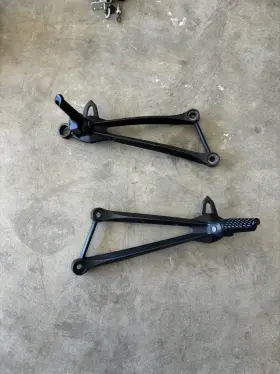 35063-0444-18r Kawasaki 2012 Passenger Pegs Ninja Zx6r