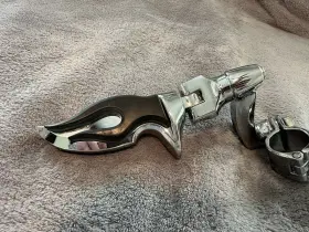 4416 Kuryakyn Iso Flame Footpeg Pegs Mounted On Longhorn 1.25 Inch Offset Mounts
