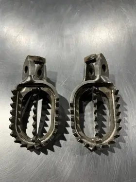 1620-2522 Moose Racing Ti Foot Pegs