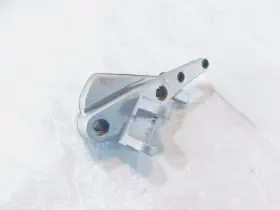 2b002919 Moto Guzzi Special 750 V7 Iii V9 850 Front Right Footrest Foot Peg Mount Bracket