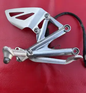 T2081931 Oem Triumph 09 10 11 12 Daytona 675 Driver Right Foot Peg Rearset With Brake Pedal
