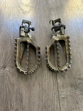 Rx001 Raptor Titanium Ktm Husqvarna Gasgas Apex - Foot Pegs