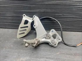 2350-46754 Suzuki 2006 Gsxr600 Right Front Foot Peg Bracket #61925