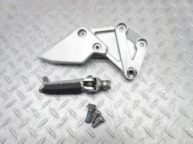 43511-16g21 Suzuki 2006 03-07 Sv1000 Sv1000s Front Right Foot Peg Rest Bracket Heel Guard