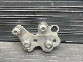 43511-47h00 Suzuki 2013 Gsxr1000 Right Front Rearset Adjuster Bracket Oem #101424