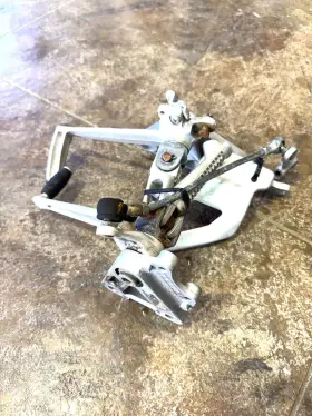 43591-02f01 Suzuki 43531-33d01 1996 2000 Gsxr 600 750 Oem Frint Driver Footrests And Levers