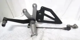 43521-35f00 Suzuki 43540-35f01 02 Gsxr600 Left Footrest Holder Guard Pedal Shift Linkage