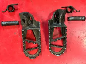 43551-14d21 Suzuki 02-23 Rm85 Rm85l Oem Stock Factory Foot Pegs Right Left Peg Set