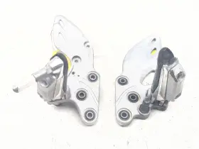 43700-15h20 Suzuki 43600-15h20 08-20 Hayabusa Gsx1300r Rear Passenger Foot Peg Set