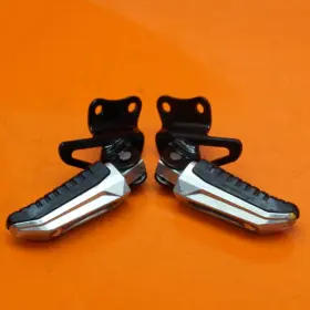43600-48g00 Suzuki 2018 06-19 M109r Vzr1800 Oem Rear Back Passenger Foot Peg Rest Set Pair