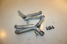 43700-29g00 Suzuki 2005 Gsxr 600 Rear Passenger Foot Rests Pegs Steps Set Pair