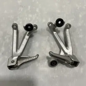 43700-33e00 Suzuki 1996 96-99 Gsxr 750 600 Gsxr750 Rear Passenger Left Right Oem Foot Pegs