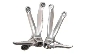 43700-35f00 Suzuki 03 Gsxr750 Passenger Foot Pegs Left And Right