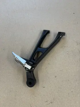 43700-47h00 Suzuki 09-16 2009 Gsxr1000 Gsxr 1000 Left Rear Back Passenger Peg Oem #0180