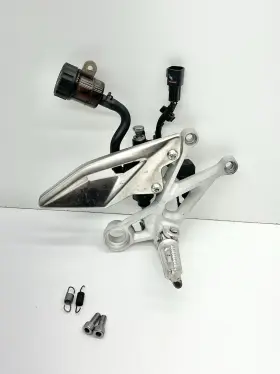 T2021816 Triumph 17-19 Street Triple 765 Rs Right Rearset Foot Peg Rear Master Cylinder