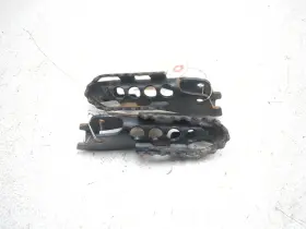 T2085146 Triumph 17-19 Tiger 800 Xcx Left And Right Front Footpegs Step Mount Bracket