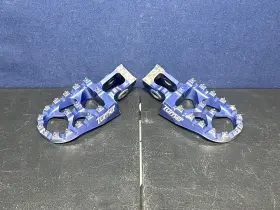 Trs798-bl Turner Performance Products Billet Aluminum Footpegs Ktm Husqvarna Gasgas Blue