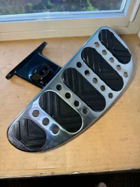 5131691-067 Victory 5131591 Oem 99-00 Right Hand Chrome Floorboard With Mount 5131591/5131691-067