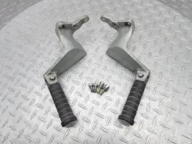 5134624-385 Victory 2007 06-09 Kingpin Rear Foot Passenger Peg Rest Bracket Left Right