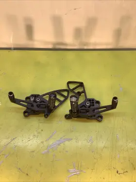 Rs503d Vortex 03 04 Gsxr 1000 Adjustable Rear Sets - Black Damaged