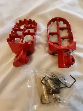 Wksmepmpfpp00009 Wungkistar Red Footrest Foot Peg Pedal Xr50r Crf50 70/80 Crf100f Tw200 Dirt Pit New 1032