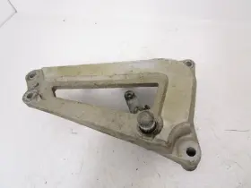 10l-27443-00 Yamaha 82 Xv 920 Virago Shaft Used Right Foot Peg Bracket 1982-1983