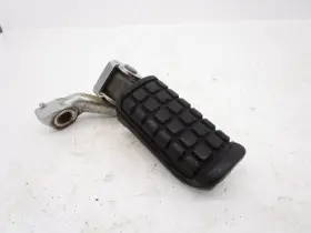 15r-2742l-00-00 Yamaha 83 Maxim Xj 750 Right Front Foot Peg With Mount