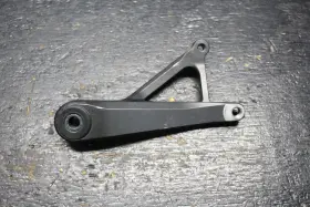 1kb-27461-00-00 Yamaha 15-22 Yzf R1 Exhaust Hanger Bracket Support Arm 16 17 18 19 20 21