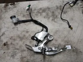 1rc-27443-00 Yamaha Fz-09 Right Rear Set Foot Peg With Bracket Master And Pedal 2014-2016 Oem