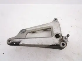 22u-27443-00-00 Yamaha 83 Xv 500 Virago Right Foot Peg Mount 1983