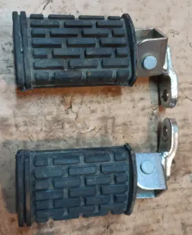26h-27430-02-00 Yamaha 1983-1985 Xvz12 1200 Venture Rear Passenger Foot Peg Set Left Right