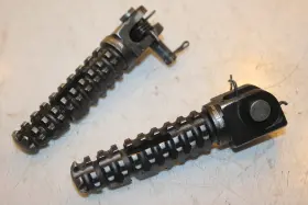 2c0-27420-00-00 Yamaha 2009 Yzf R6 Front Foot Rests Pegs Steps Set Pair