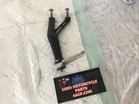 2cr-2741l-01-00 Yamaha 15-21 R1 R1s Left Passenger Peg Bracket Broke