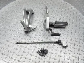 2d1-27410-00-00 Yamaha 2007 06-10 Fz1 Fz1000 Fz1s Oem Left Rearset Rear Passenger Peg Pedal Link