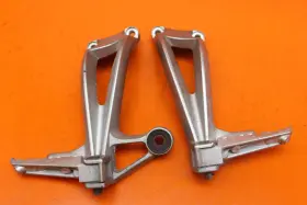 2d1-2742l-00-00 Yamaha 06-09 Fz1 Oem Rear Back Passenger Peg Set Pair 2d1-2742l-00-00 Yamaha 06-09 Fz1 Oem Rear Back Passenger Peg Set Pair