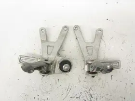 2kt-2741l-00-00 Yamaha 87 Fz 700 Genesis Rear Left Right Passenger Foot Pegs 1987