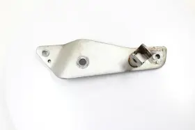 2uj-27440-00-00 Yamaha 1996 Virago 250 Oem Rear Right Passenger Foot Step Peg Mount