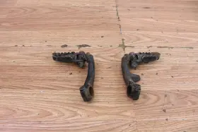 498-27422-00-00 Yamaha 1975 Dt400 Left And Right Foot Pegs - Pair