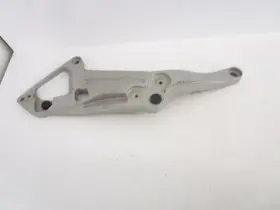 4bh-27442-00-p1 Yamaha 1993-1994 Gts 1000 Left Foot Peg Mount