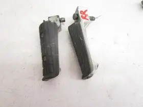 4br-27431-01-00 Yamaha 95 Xj 600 Seca Ii 2 Passenger Pegs Left Right 1992-1998
