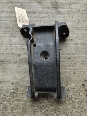 4nk-27443-00-00 Yamaha 96-13 Royal Star Tour Venture Xvz13 Front Left Foot Bracket Mount Rest