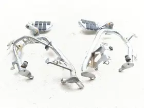 Yamaha 4xy-2742l-10-00 99-13 Royal Star Venture Xvz1300 Passenger Footrest Assembly
