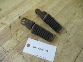 5g2-27430-00-00 Yamaha 81 Xj 750 Rh Seca Left Right Rear Foot Peg 1981-1983