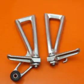 5sl-27430-00-00 Yamaha 03-05 Yzf R6 Oem Rear Back Passenger Foot Peg Rest Set Pair