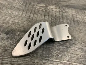 5vy-27446-00-00 Yamaha 2004 2005 2006 Yzfr1 R1 Oem Front Right Footrest Peg Guard Plate