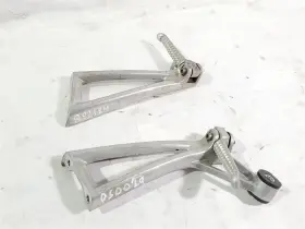812.yamp05 Yamaha Left And Right Footrest Pair For Motorcycle Yzf-r6 Yzfr6 Oem 2003 2009