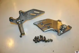 B7n-27442-00-00 Yamaha 2022 Mt 09 Front Foot Rests Pegs Steps Set Pair Mount